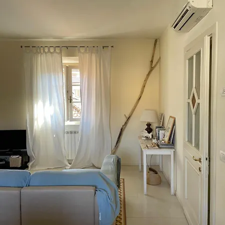 Apartament Elegant In *